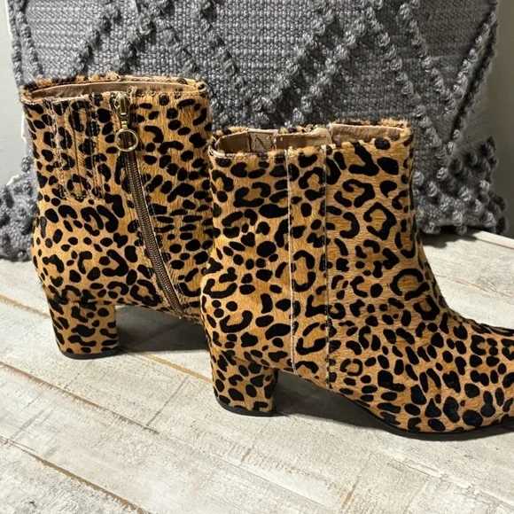 ❤️Earth Sparta Leopard Print Ankle Boots-Sz 8.5 - Picture 3 of 7
